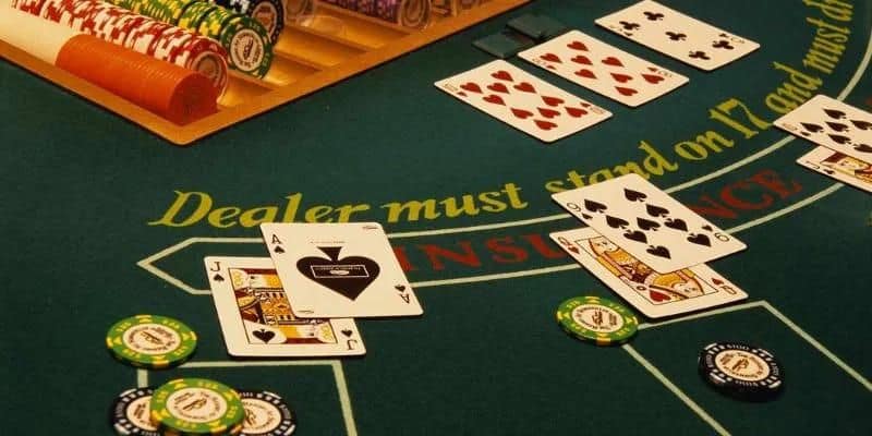 Tách bài khi chơi Blackjack là chiến thuật thông minh 